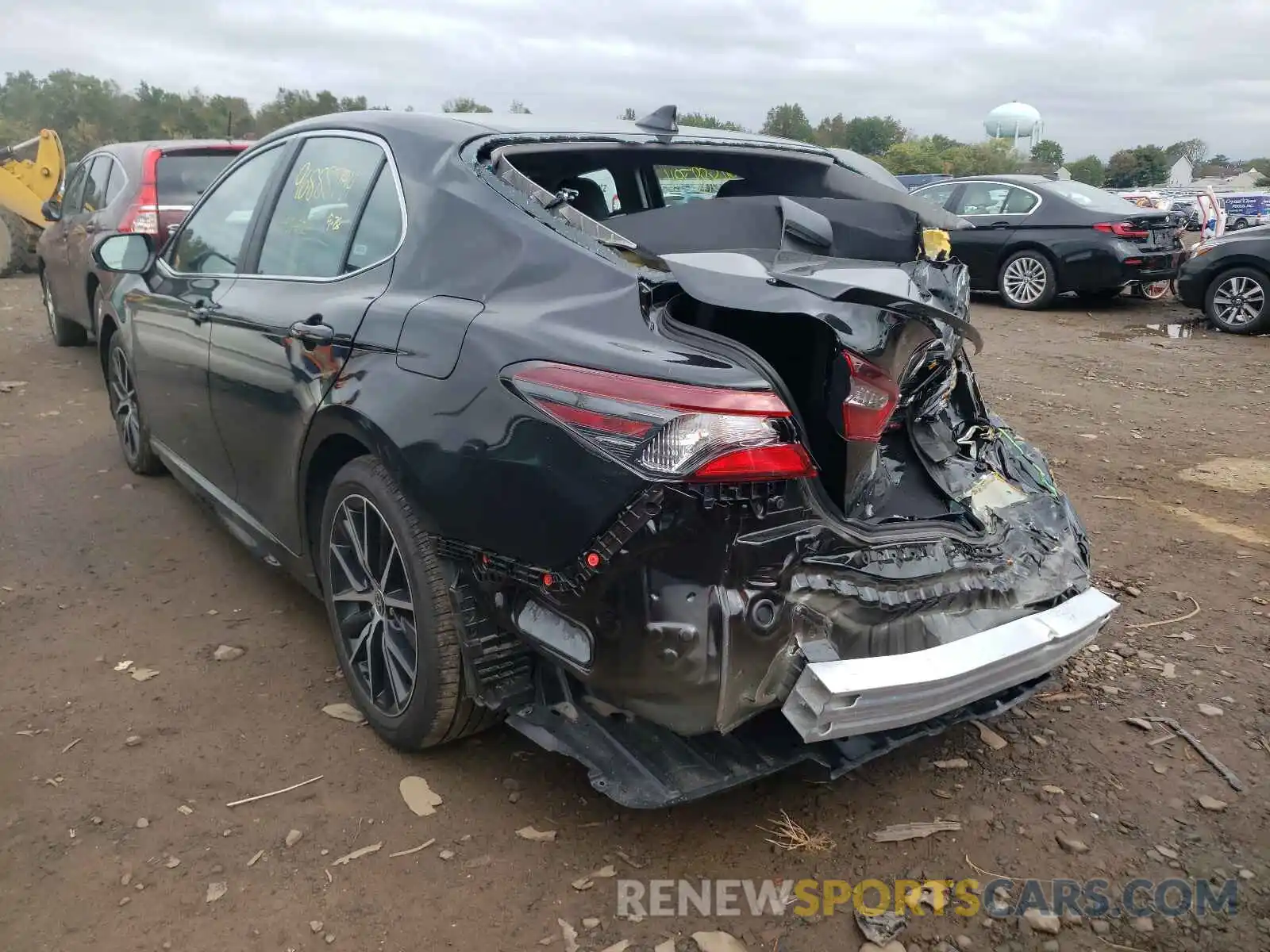 3 Photograph of a damaged car 4T1G11AK2MU463642 TOYOTA CAMRY 2021