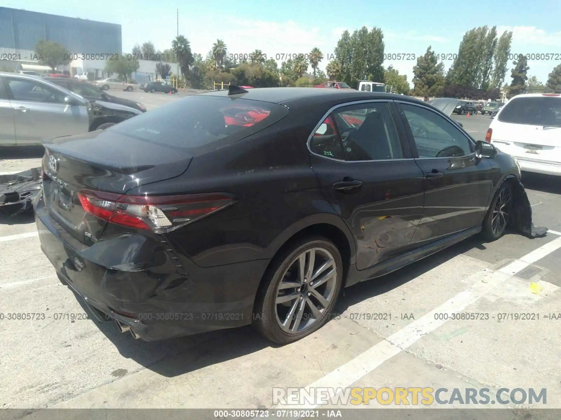 4 Photograph of a damaged car 4T1G11AK2MU472065 TOYOTA CAMRY 2021