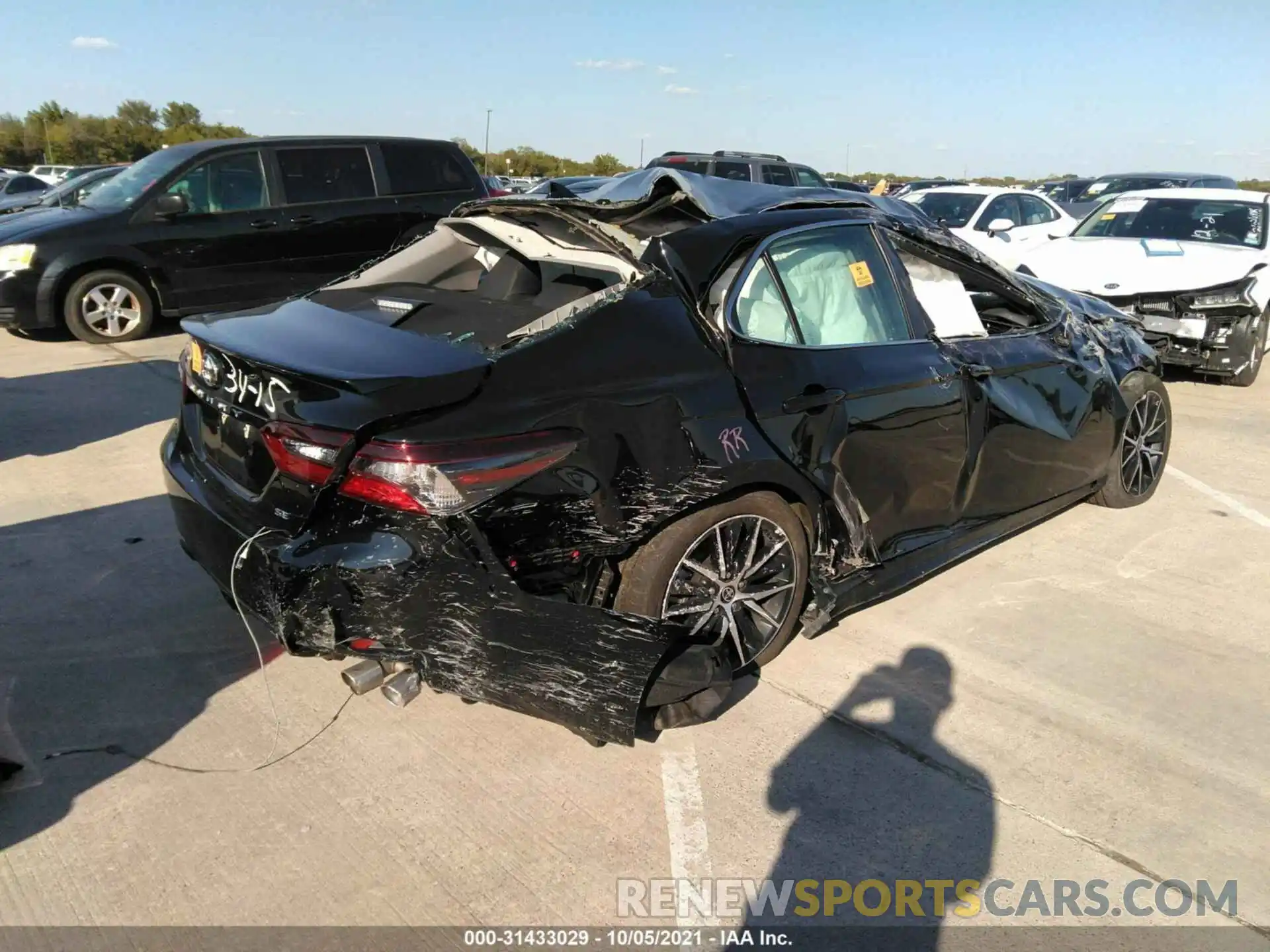 4 Photograph of a damaged car 4T1G11AK2MU480778 TOYOTA CAMRY 2021