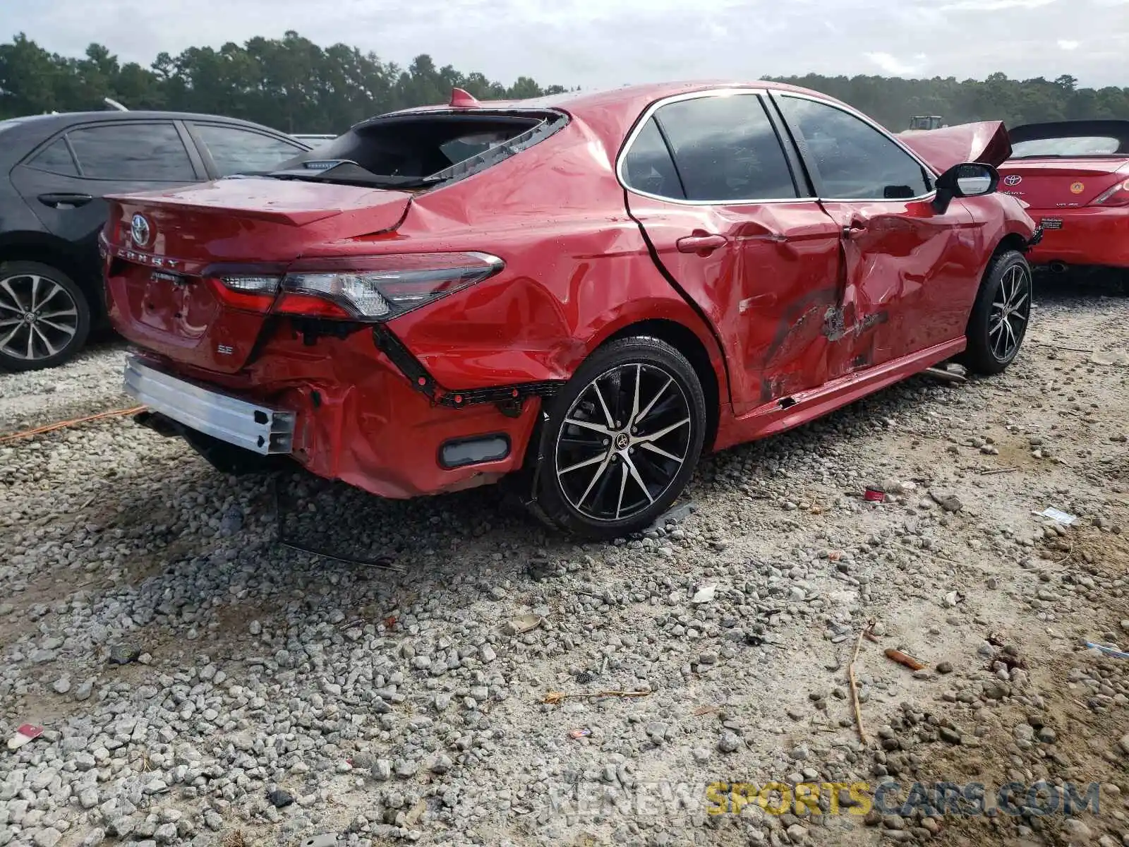 4 Photograph of a damaged car 4T1G11AK2MU481445 TOYOTA CAMRY 2021