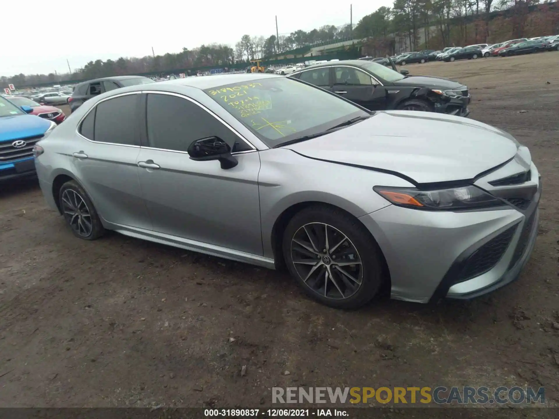 1 Photograph of a damaged car 4T1G11AK2MU482451 TOYOTA CAMRY 2021