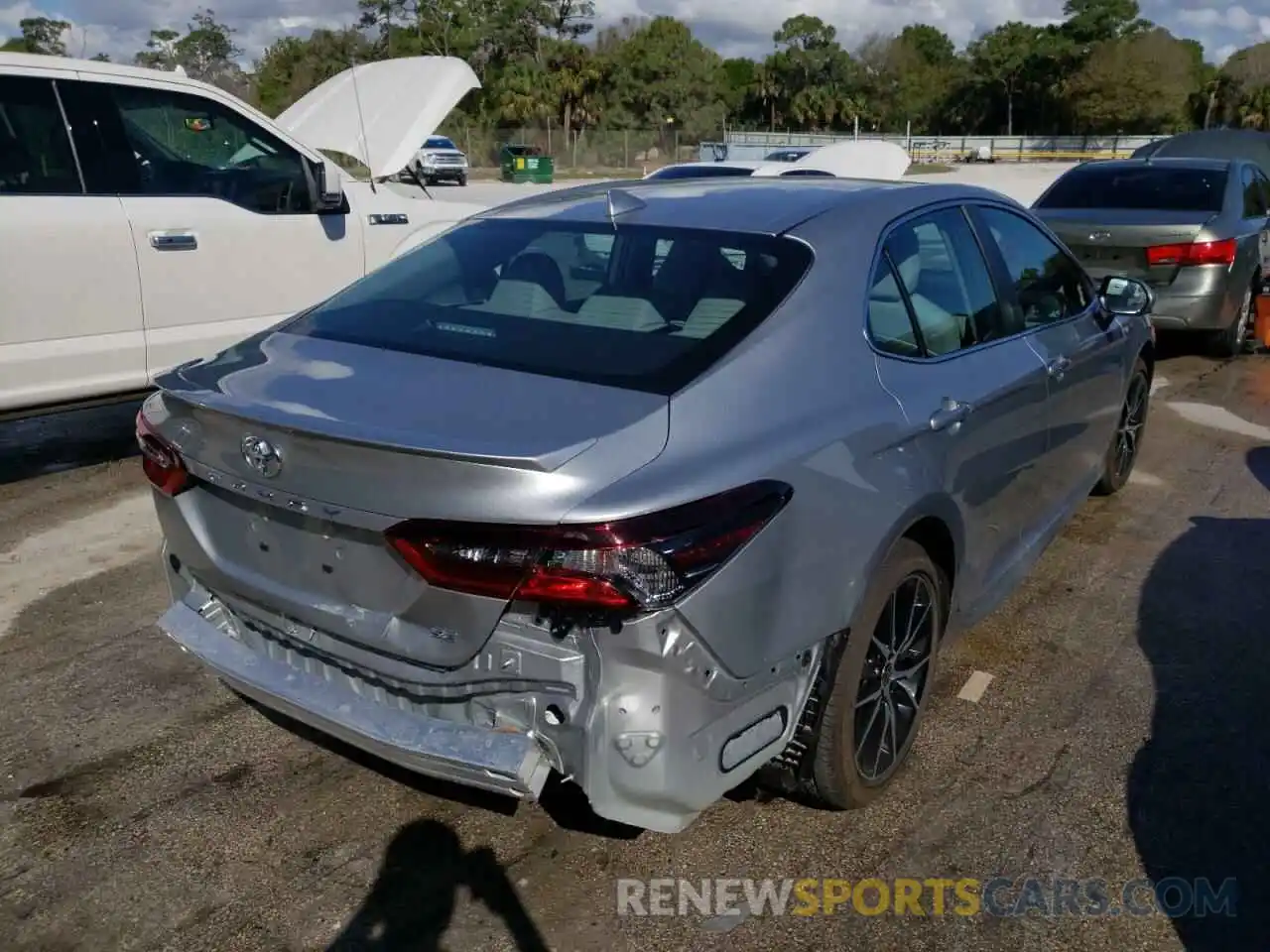 4 Photograph of a damaged car 4T1G11AK2MU488864 TOYOTA CAMRY 2021