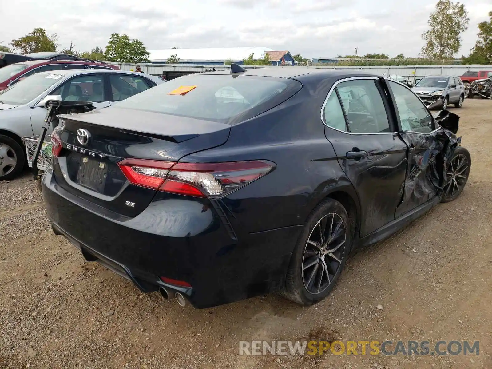 4 Photograph of a damaged car 4T1G11AK2MU514024 TOYOTA CAMRY 2021