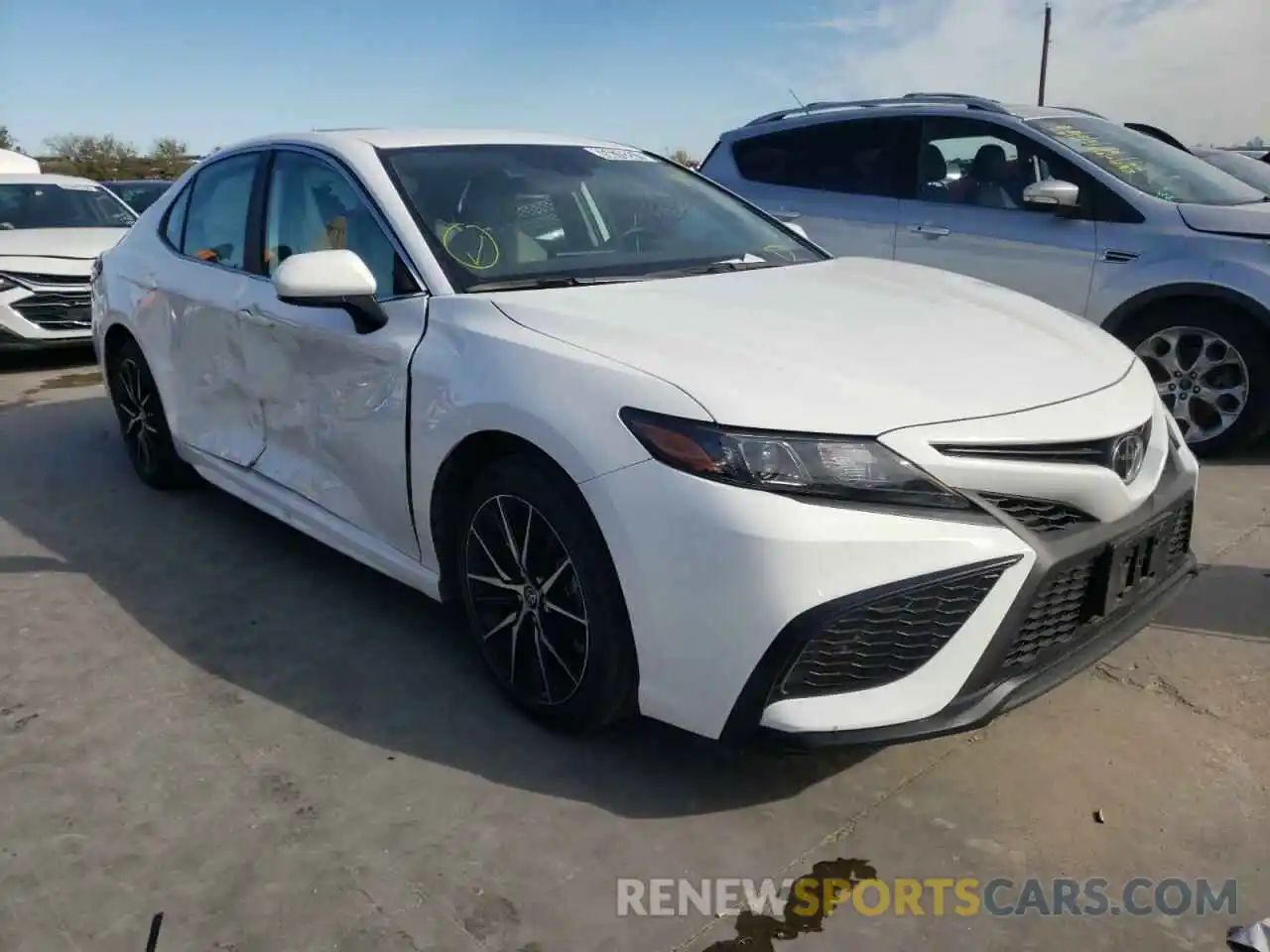 1 Photograph of a damaged car 4T1G11AK2MU533995 TOYOTA CAMRY 2021