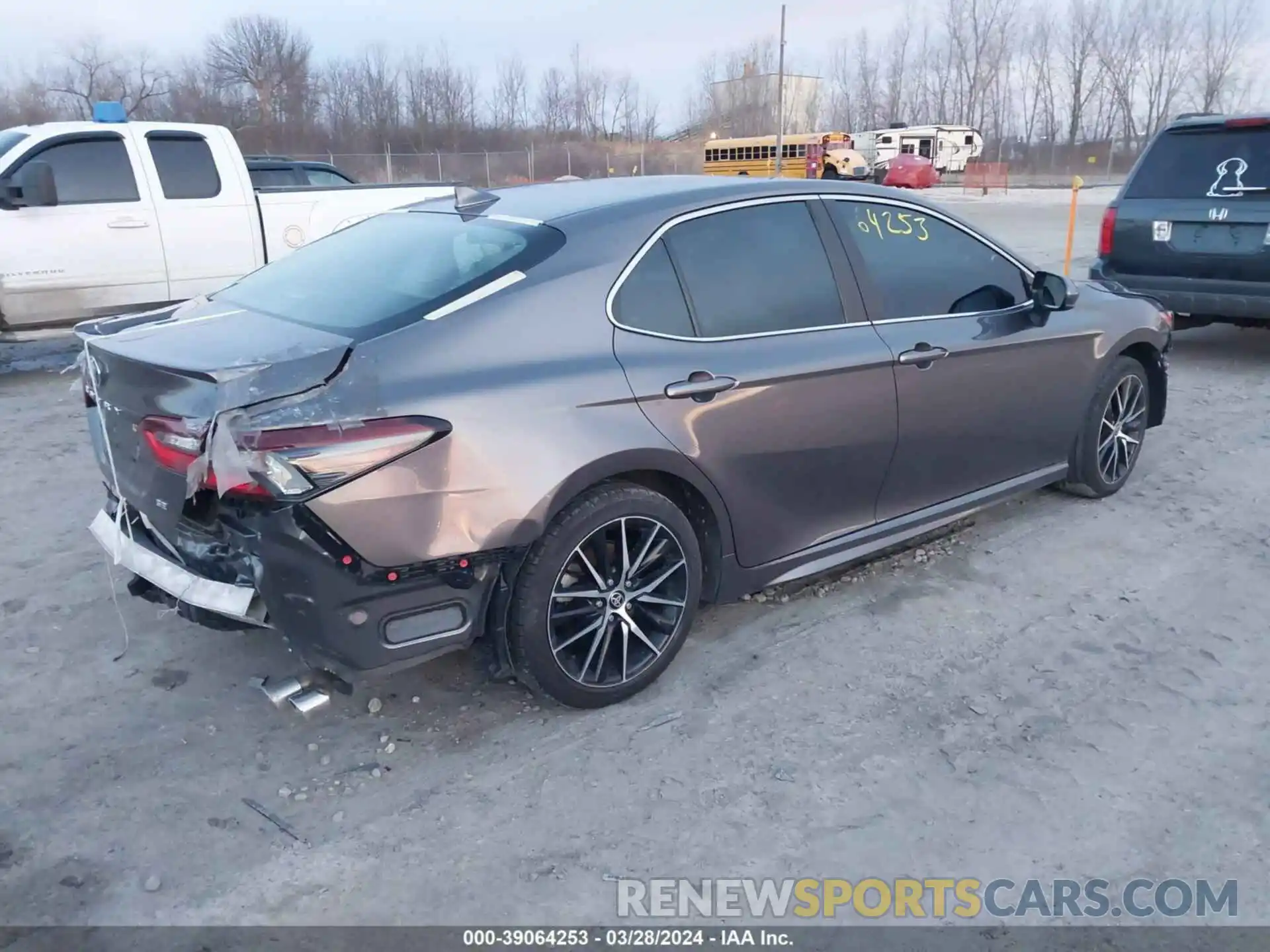 4 Photograph of a damaged car 4T1G11AK2MU535701 TOYOTA CAMRY 2021