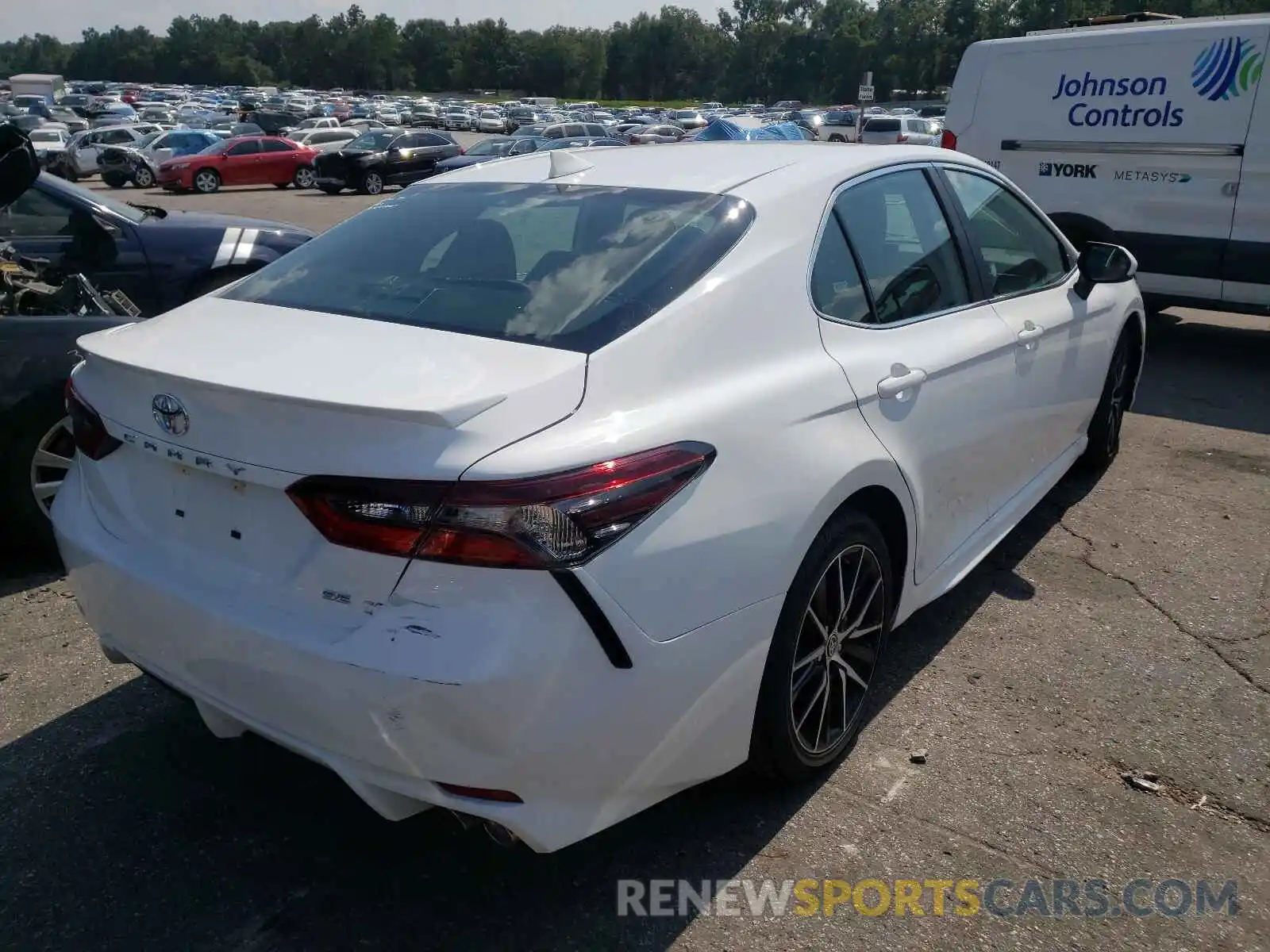 4 Photograph of a damaged car 4T1G11AK2MU540686 TOYOTA CAMRY 2021