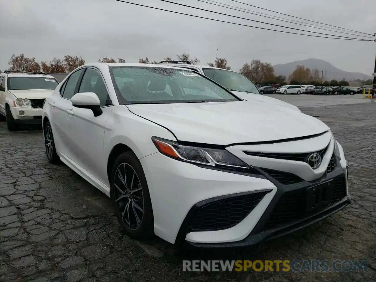 1 Photograph of a damaged car 4T1G11AK2MU541627 TOYOTA CAMRY 2021