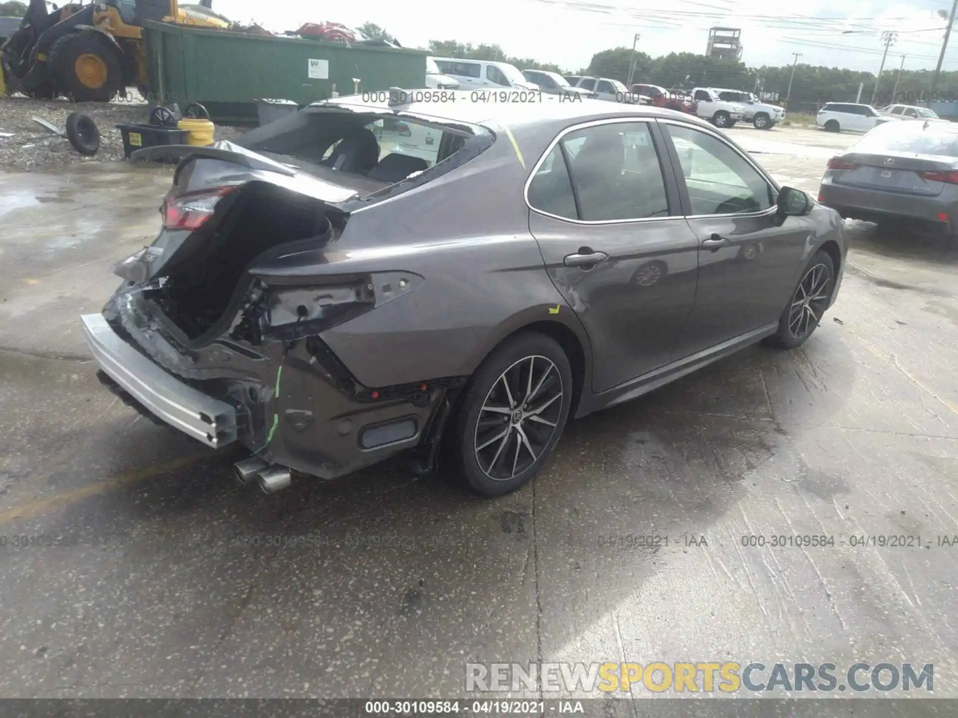 4 Photograph of a damaged car 4T1G11AK2MU550103 TOYOTA CAMRY 2021