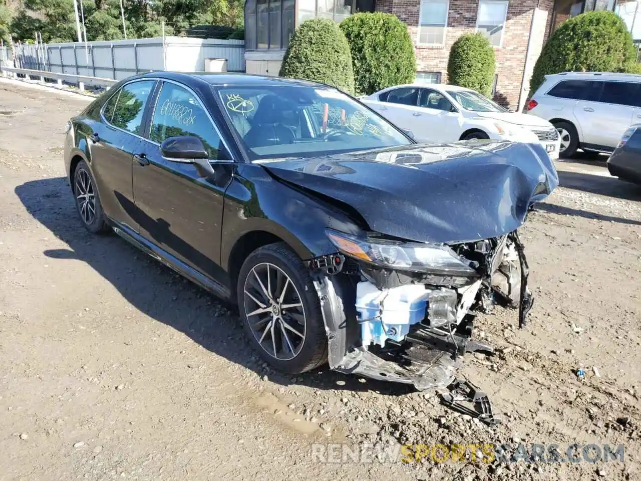 1 Photograph of a damaged car 4T1G11AK2MU566687 TOYOTA CAMRY 2021