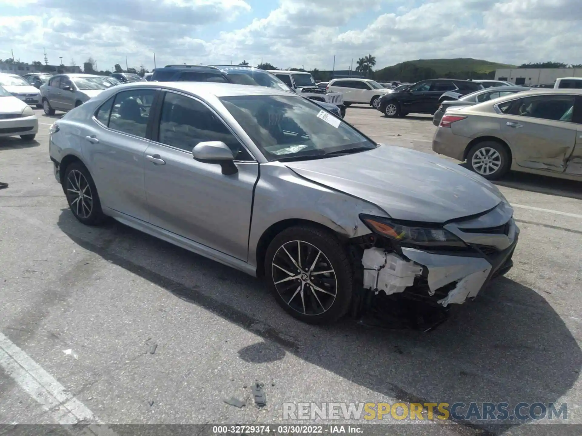 1 Photograph of a damaged car 4T1G11AK2MU586504 TOYOTA CAMRY 2021