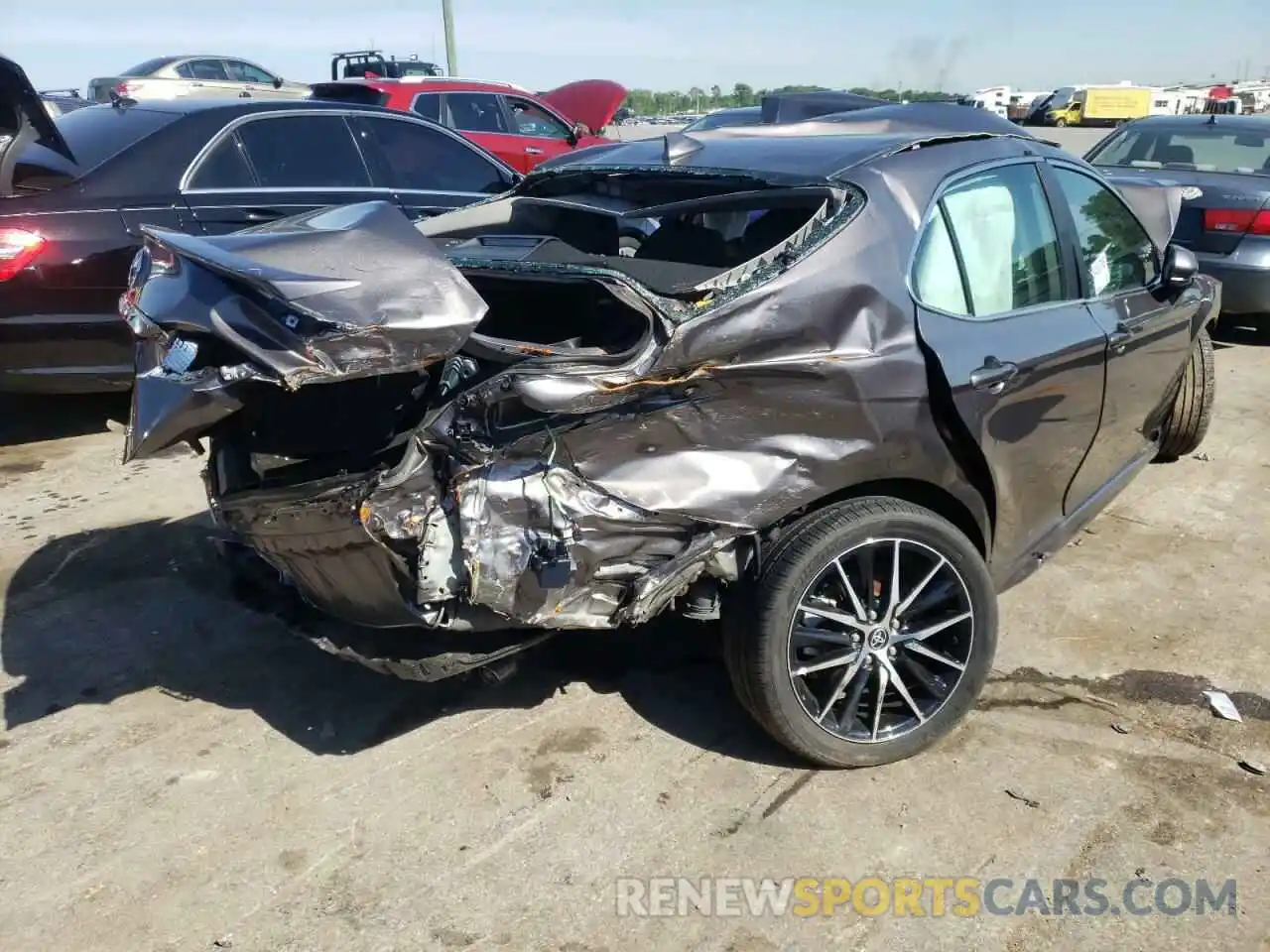 4 Photograph of a damaged car 4T1G11AK2MU588382 TOYOTA CAMRY 2021