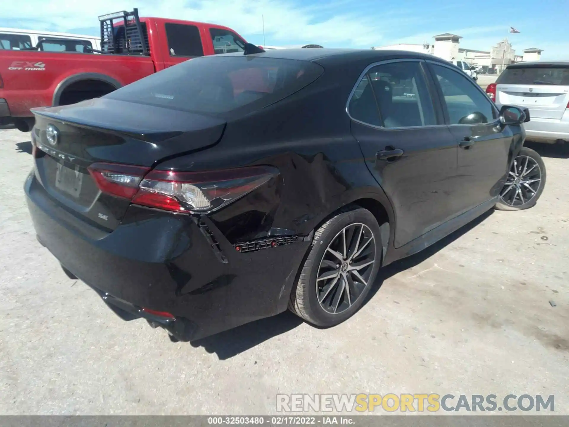 4 Photograph of a damaged car 4T1G11AK2MU596515 TOYOTA CAMRY 2021