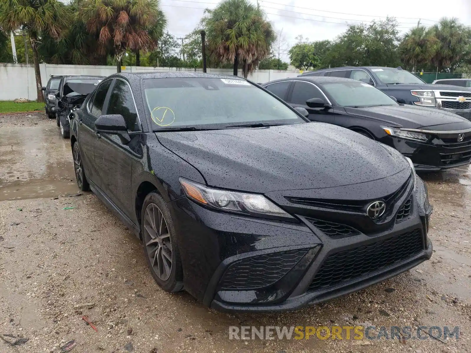 1 Photograph of a damaged car 4T1G11AK2MU613684 TOYOTA CAMRY 2021