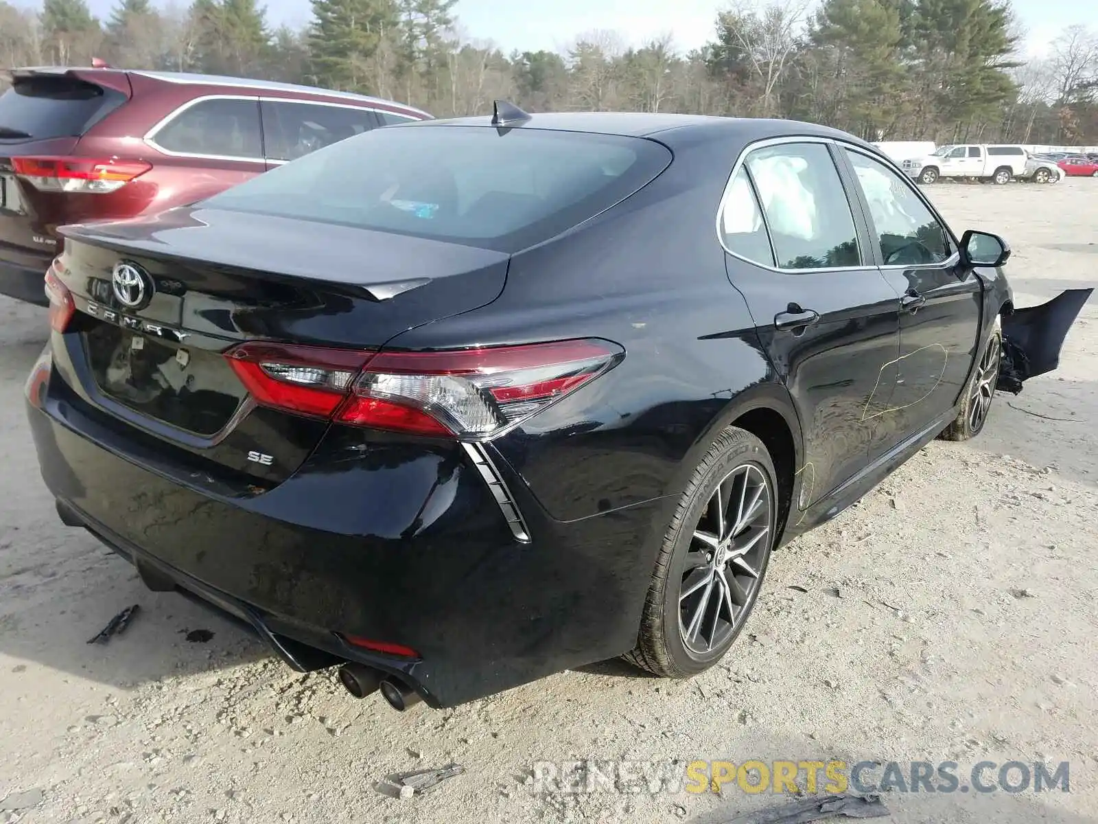 4 Photograph of a damaged car 4T1G11AK3MU410531 TOYOTA CAMRY 2021