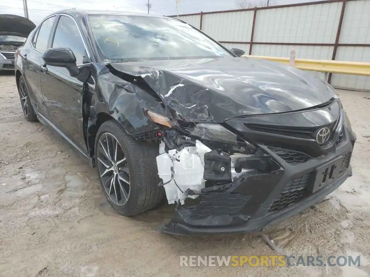 1 Photograph of a damaged car 4T1G11AK3MU420167 TOYOTA CAMRY 2021