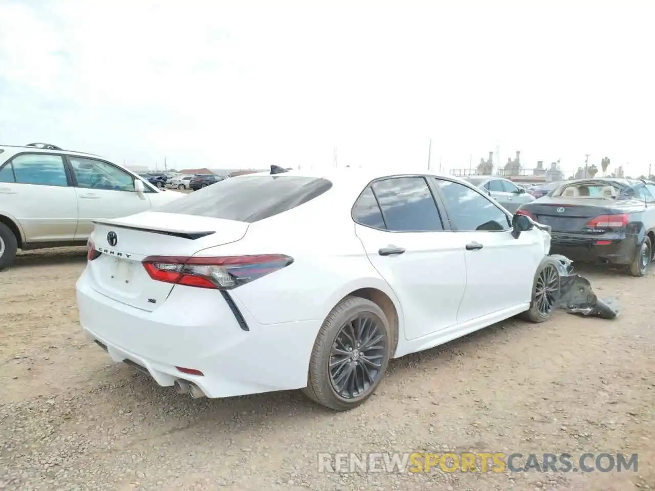 4 Photograph of a damaged car 4T1G11AK3MU431475 TOYOTA CAMRY 2021