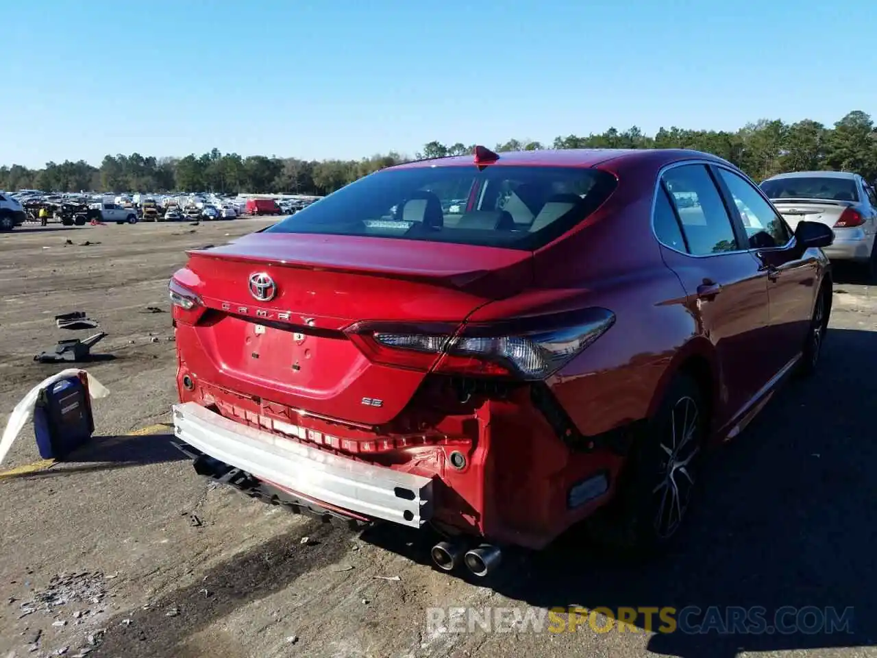 4 Photograph of a damaged car 4T1G11AK3MU431671 TOYOTA CAMRY 2021