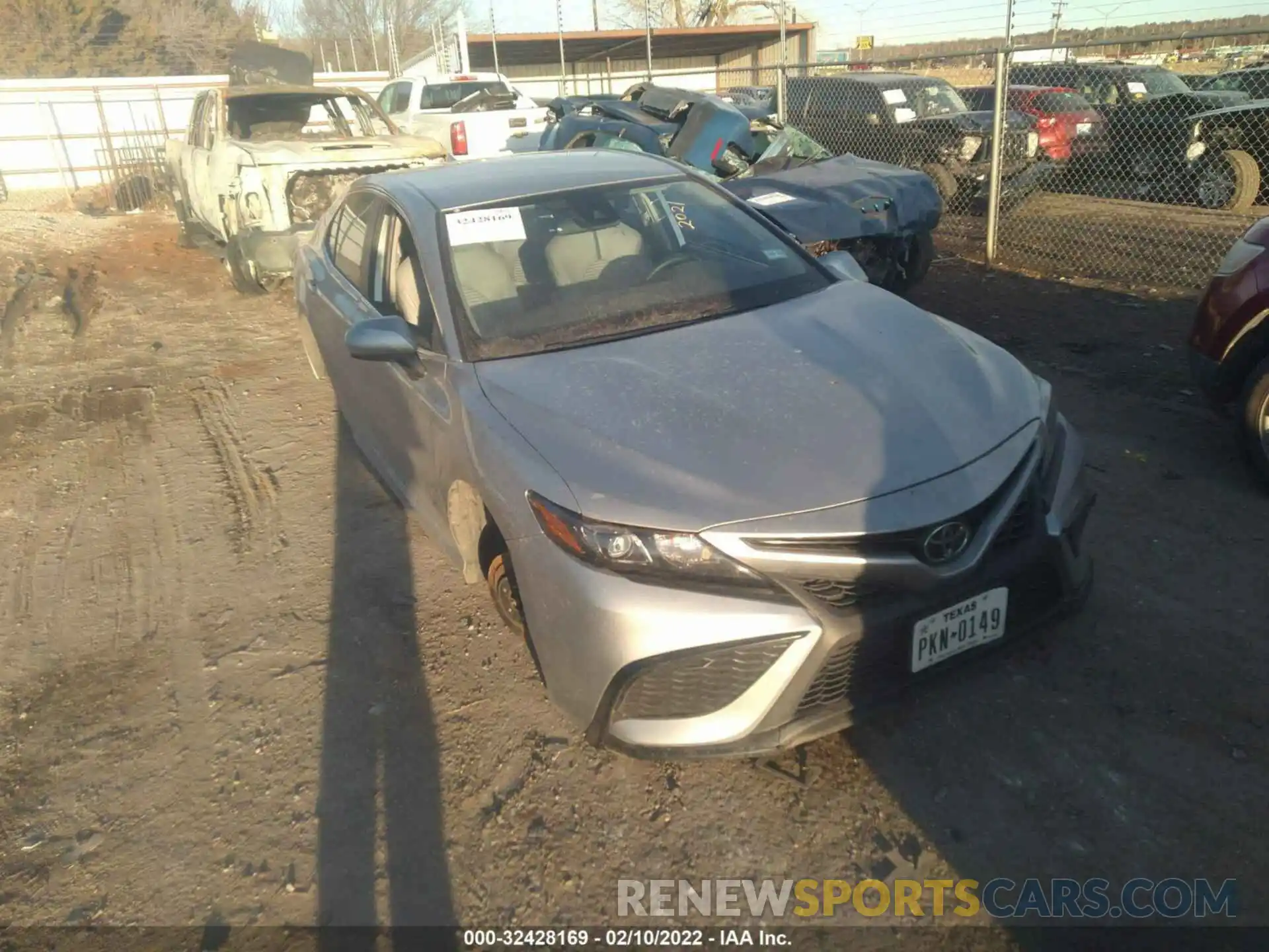 1 Photograph of a damaged car 4T1G11AK3MU452021 TOYOTA CAMRY 2021