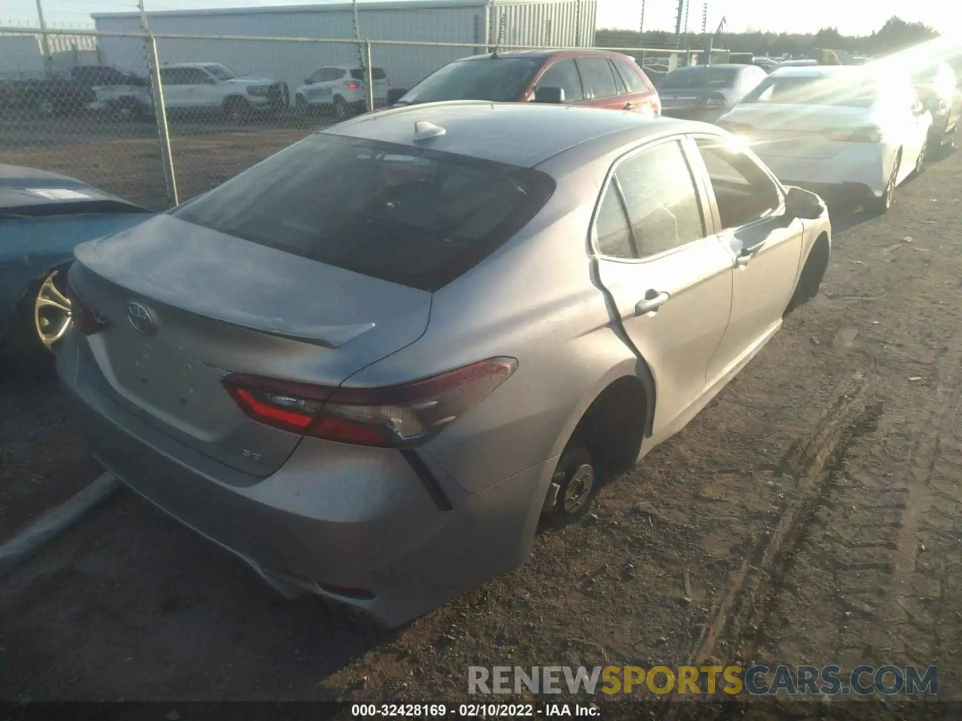 4 Photograph of a damaged car 4T1G11AK3MU452021 TOYOTA CAMRY 2021