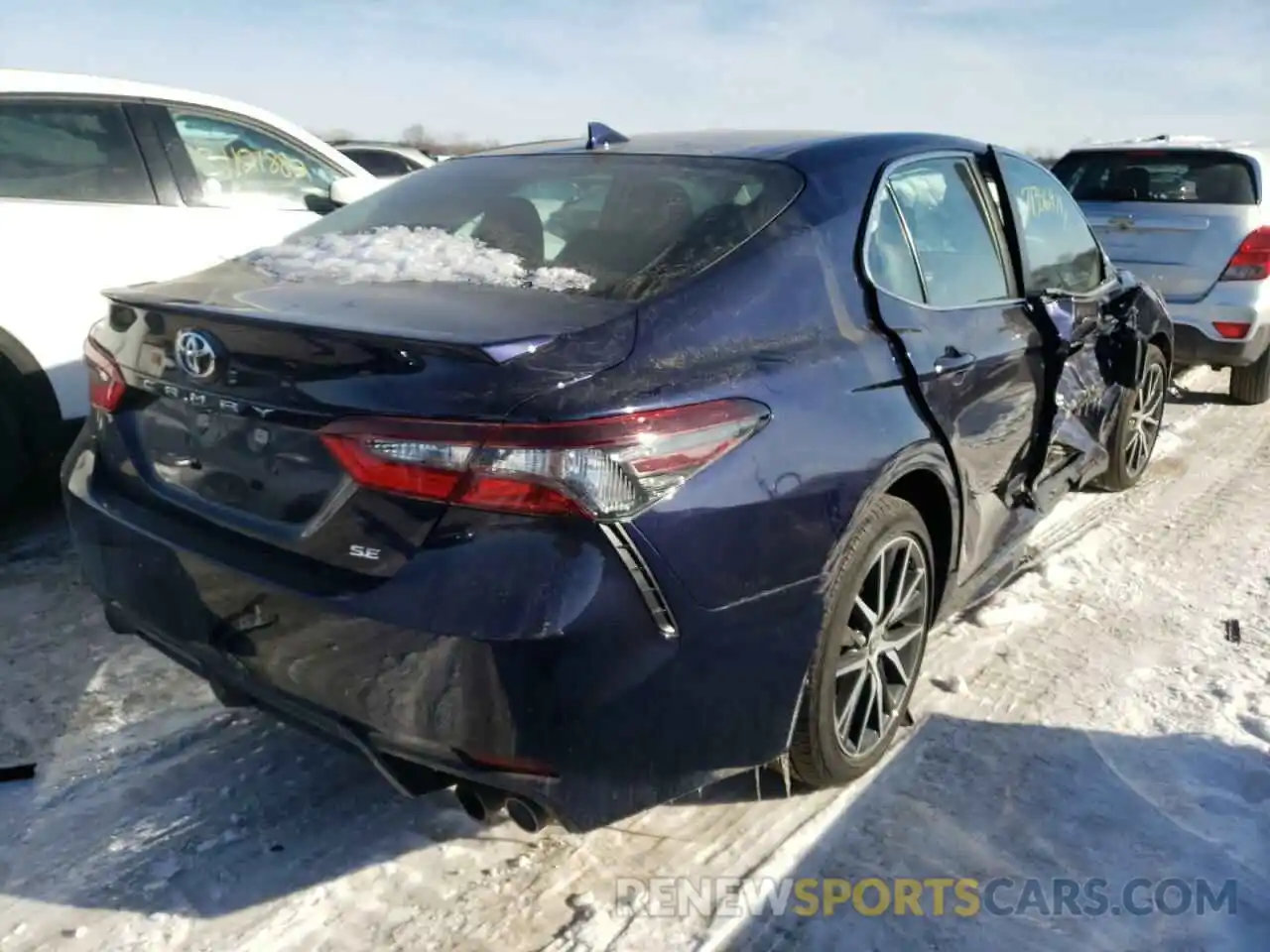 4 Photograph of a damaged car 4T1G11AK3MU464377 TOYOTA CAMRY 2021