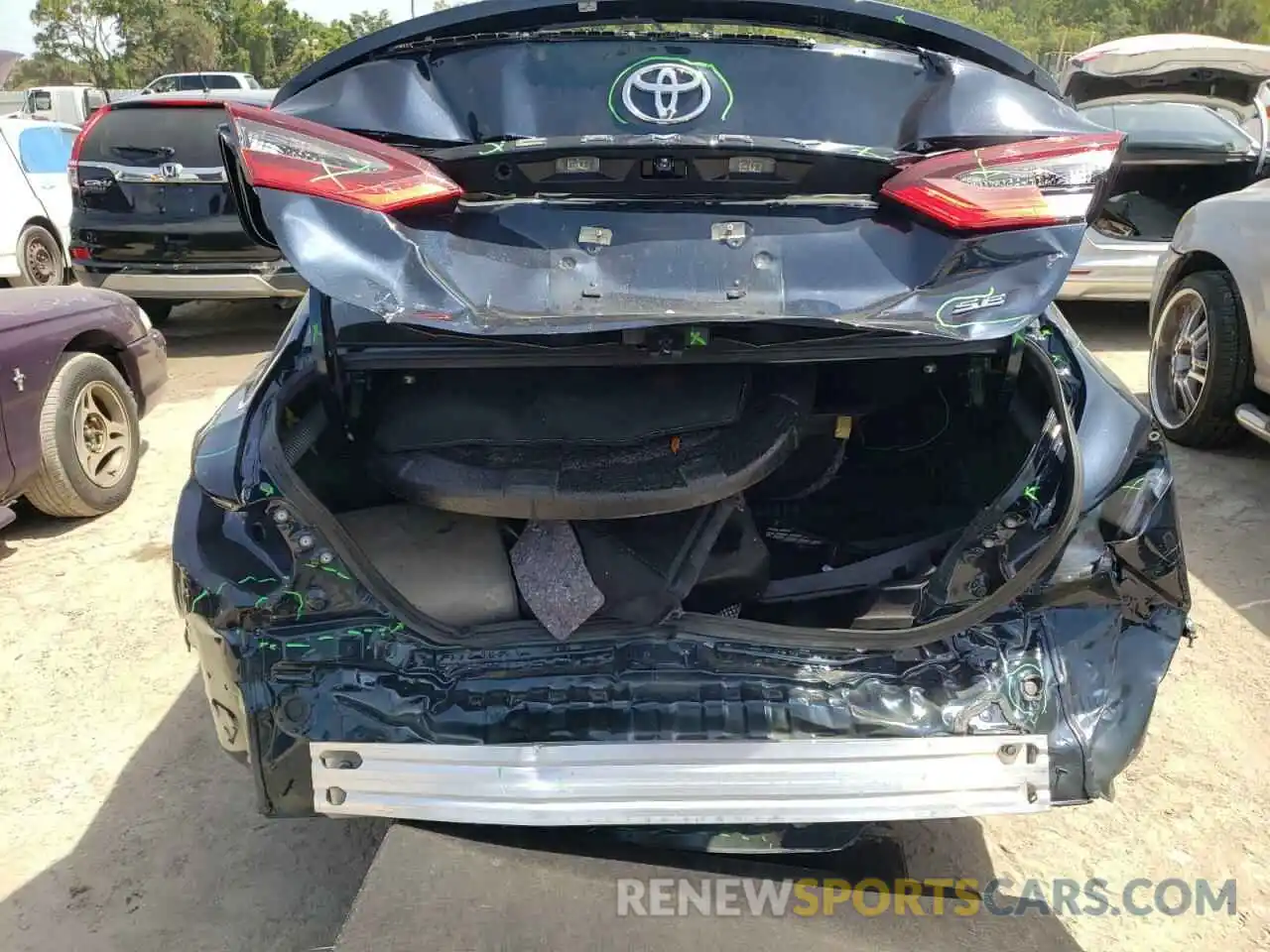 9 Photograph of a damaged car 4T1G11AK3MU528515 TOYOTA CAMRY 2021