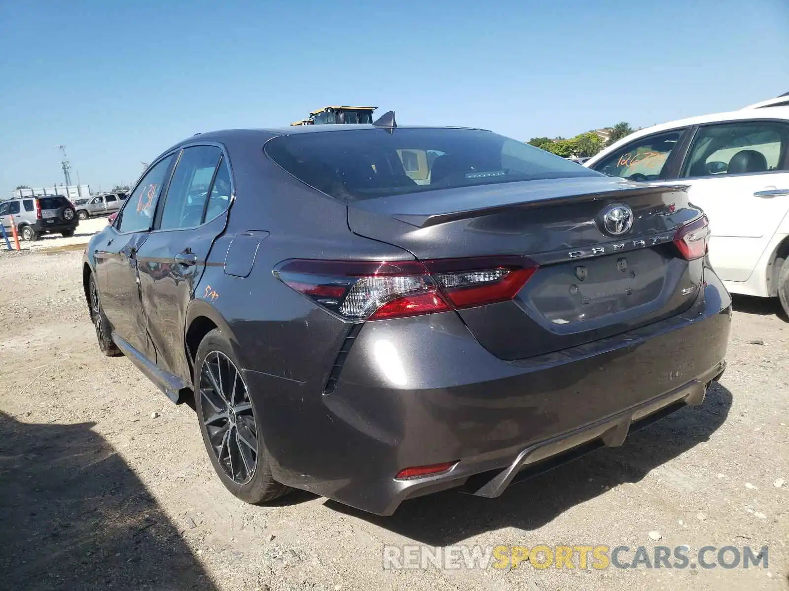 3 Photograph of a damaged car 4T1G11AK3MU529308 TOYOTA CAMRY 2021