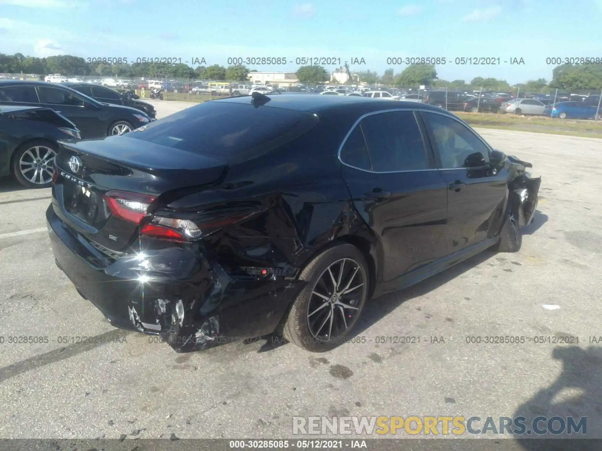 4 Photograph of a damaged car 4T1G11AK3MU530183 TOYOTA CAMRY 2021