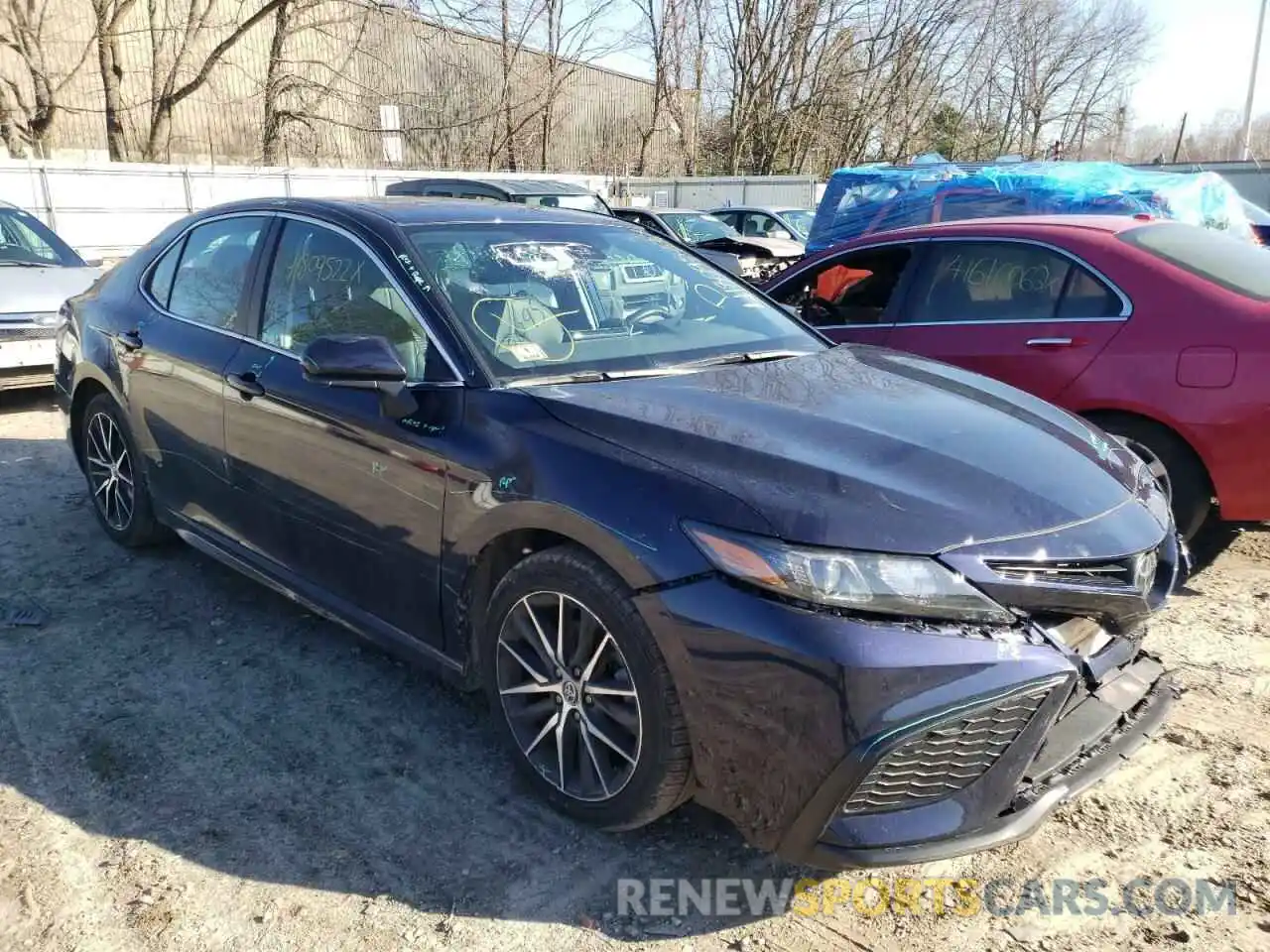 1 Photograph of a damaged car 4T1G11AK3MU541118 TOYOTA CAMRY 2021