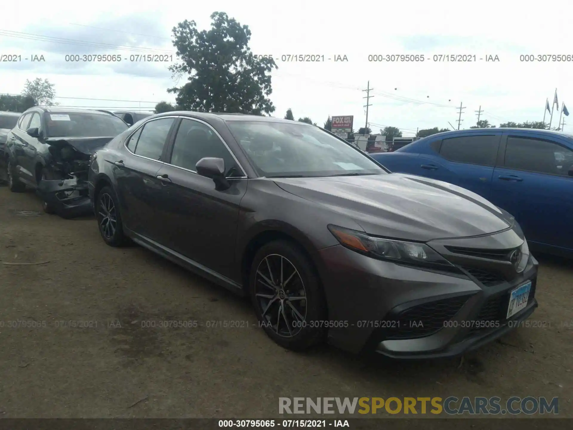 1 Photograph of a damaged car 4T1G11AK3MU542222 TOYOTA CAMRY 2021