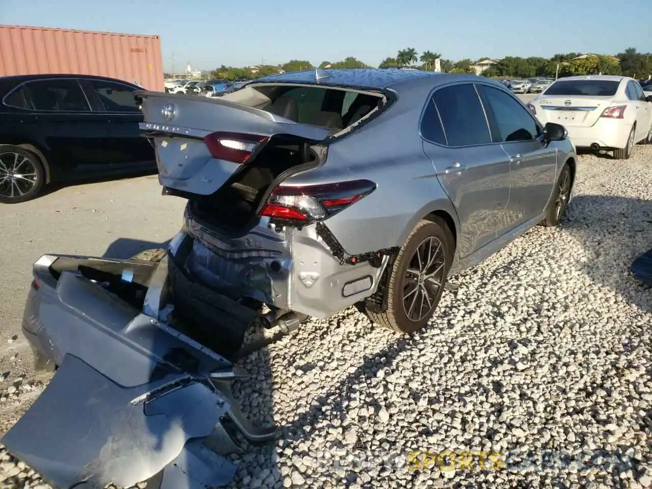 4 Photograph of a damaged car 4T1G11AK3MU553284 TOYOTA CAMRY 2021