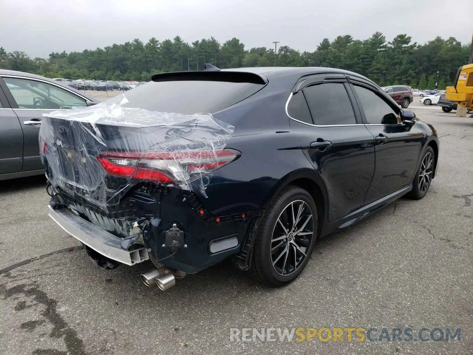 4 Photograph of a damaged car 4T1G11AK3MU556945 TOYOTA CAMRY 2021