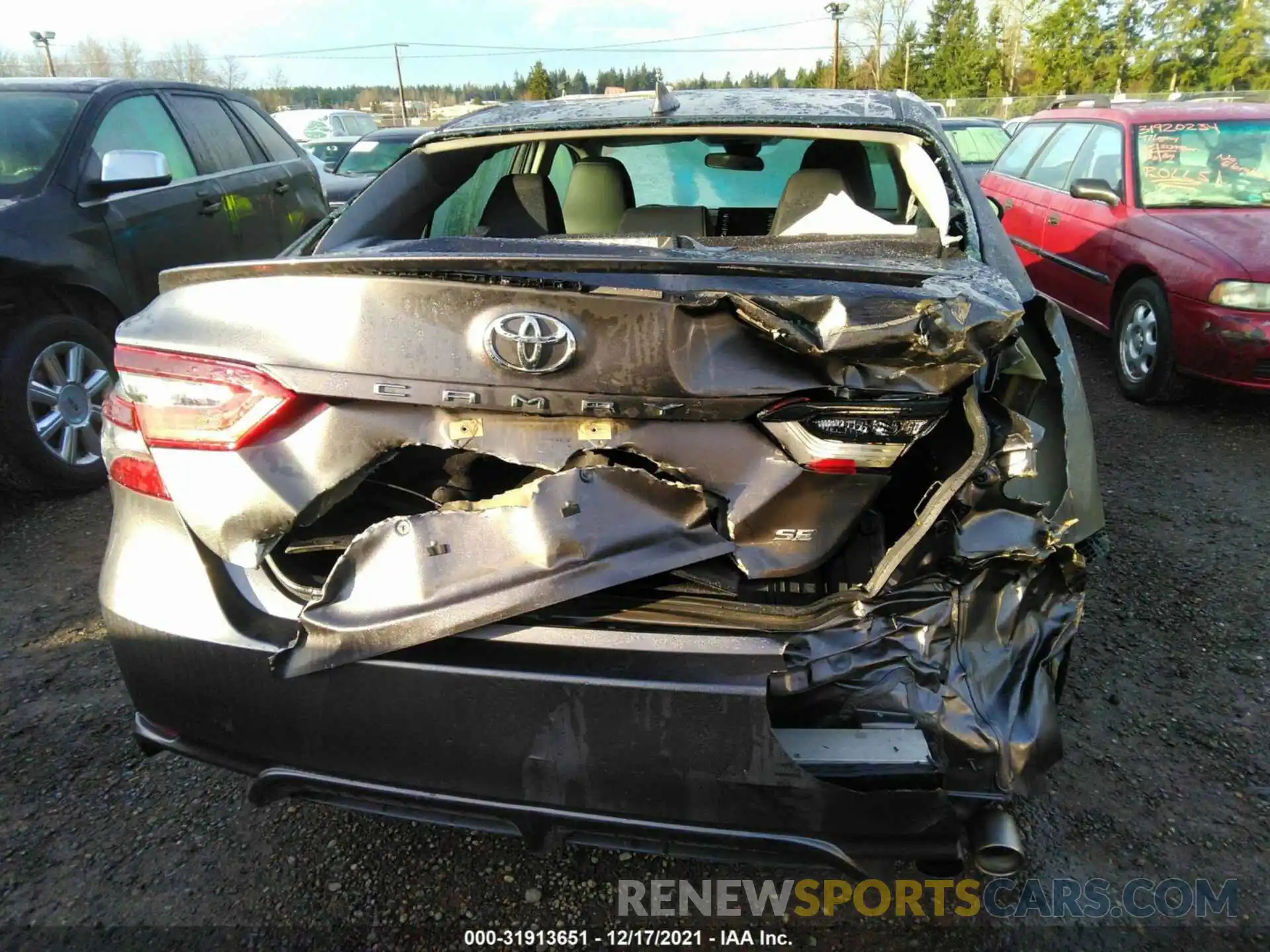 6 Photograph of a damaged car 4T1G11AK3MU559831 TOYOTA CAMRY 2021