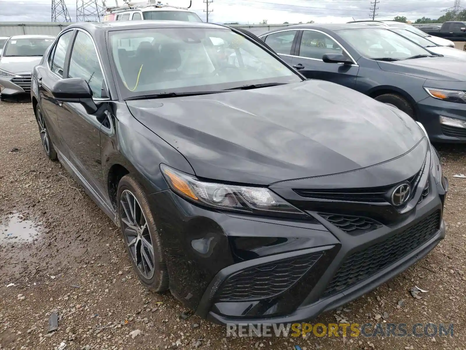 1 Photograph of a damaged car 4T1G11AK3MU560154 TOYOTA CAMRY 2021