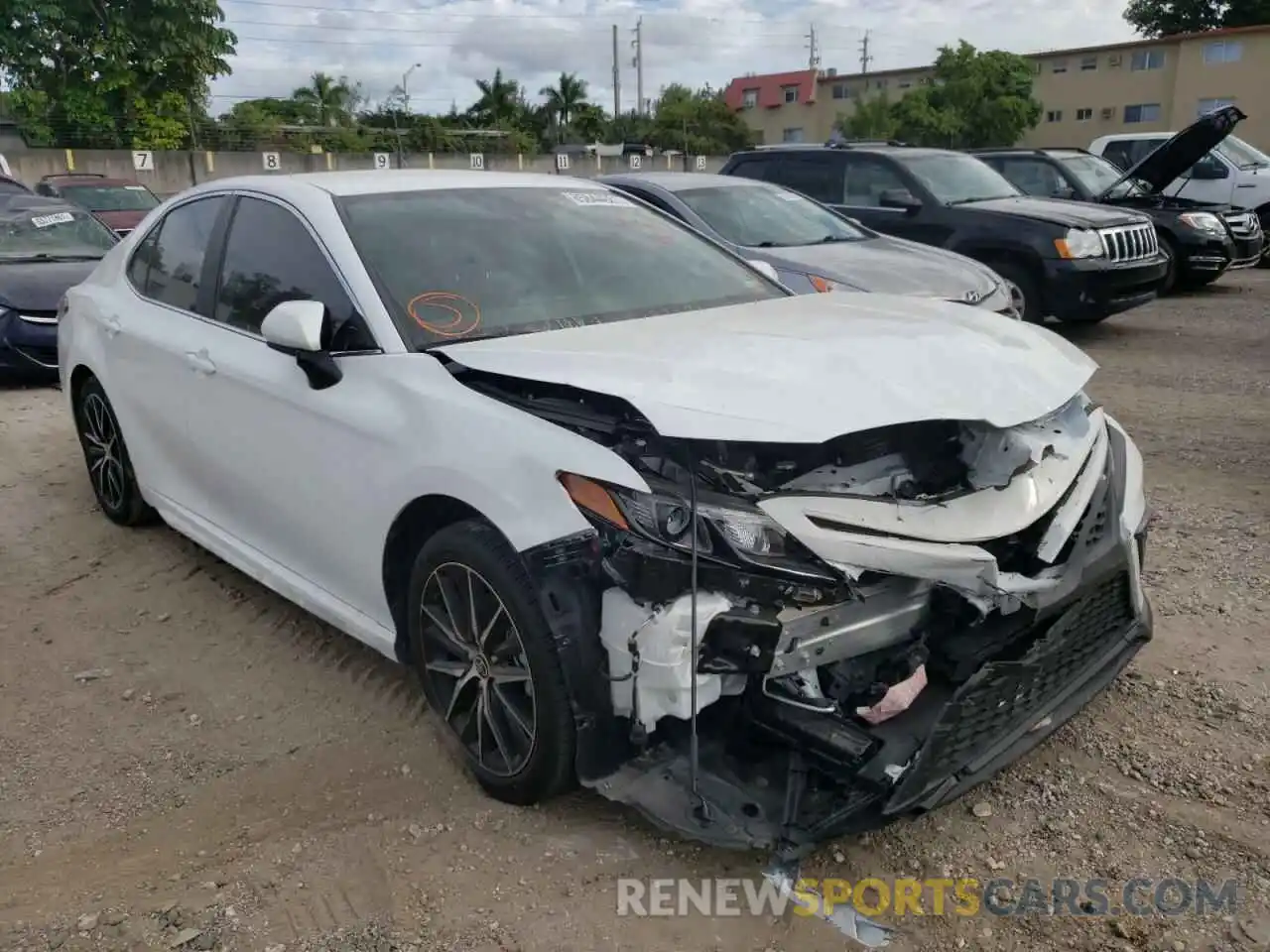 1 Photograph of a damaged car 4T1G11AK3MU560347 TOYOTA CAMRY 2021