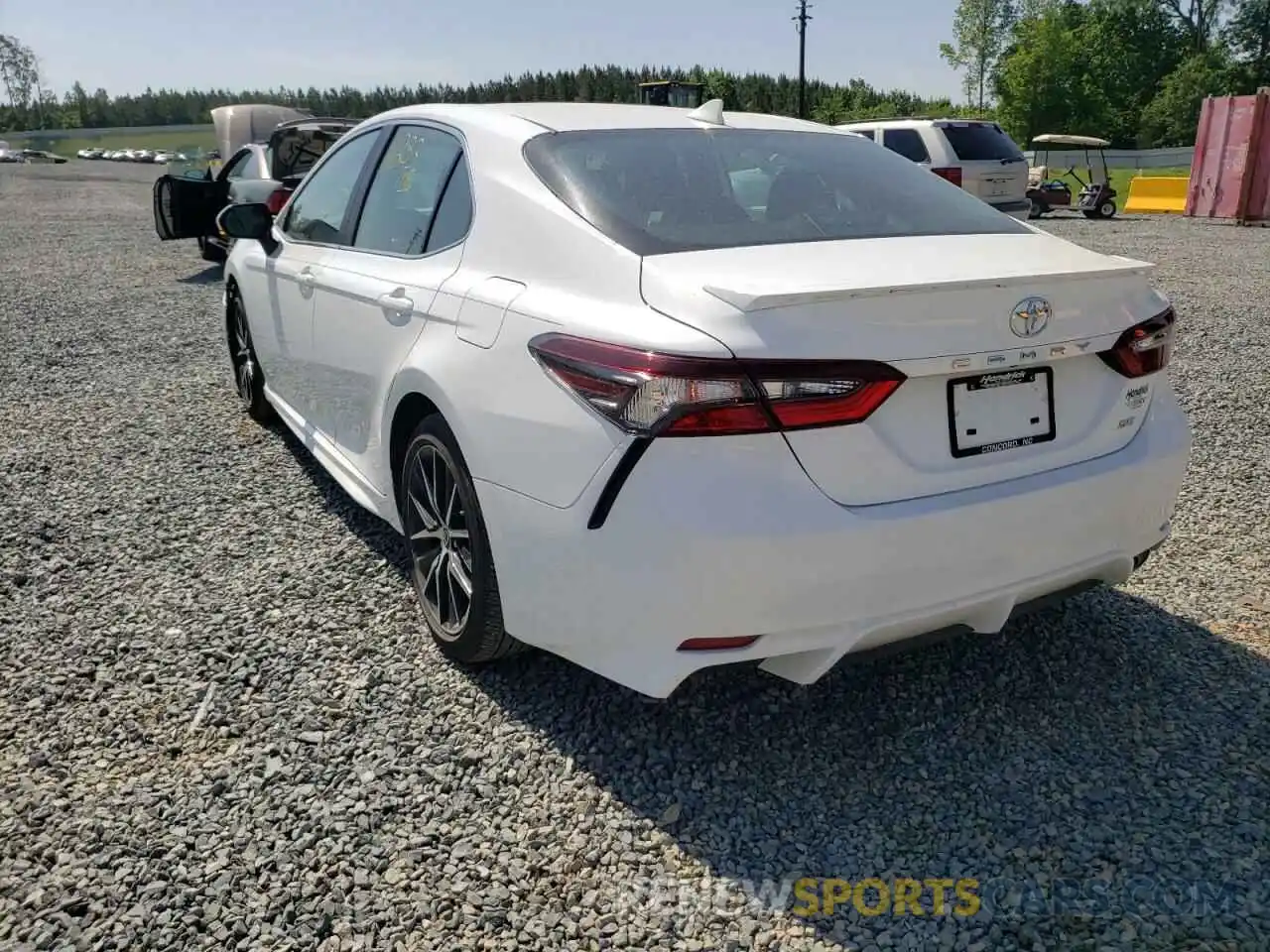 3 Photograph of a damaged car 4T1G11AK3MU564396 TOYOTA CAMRY 2021