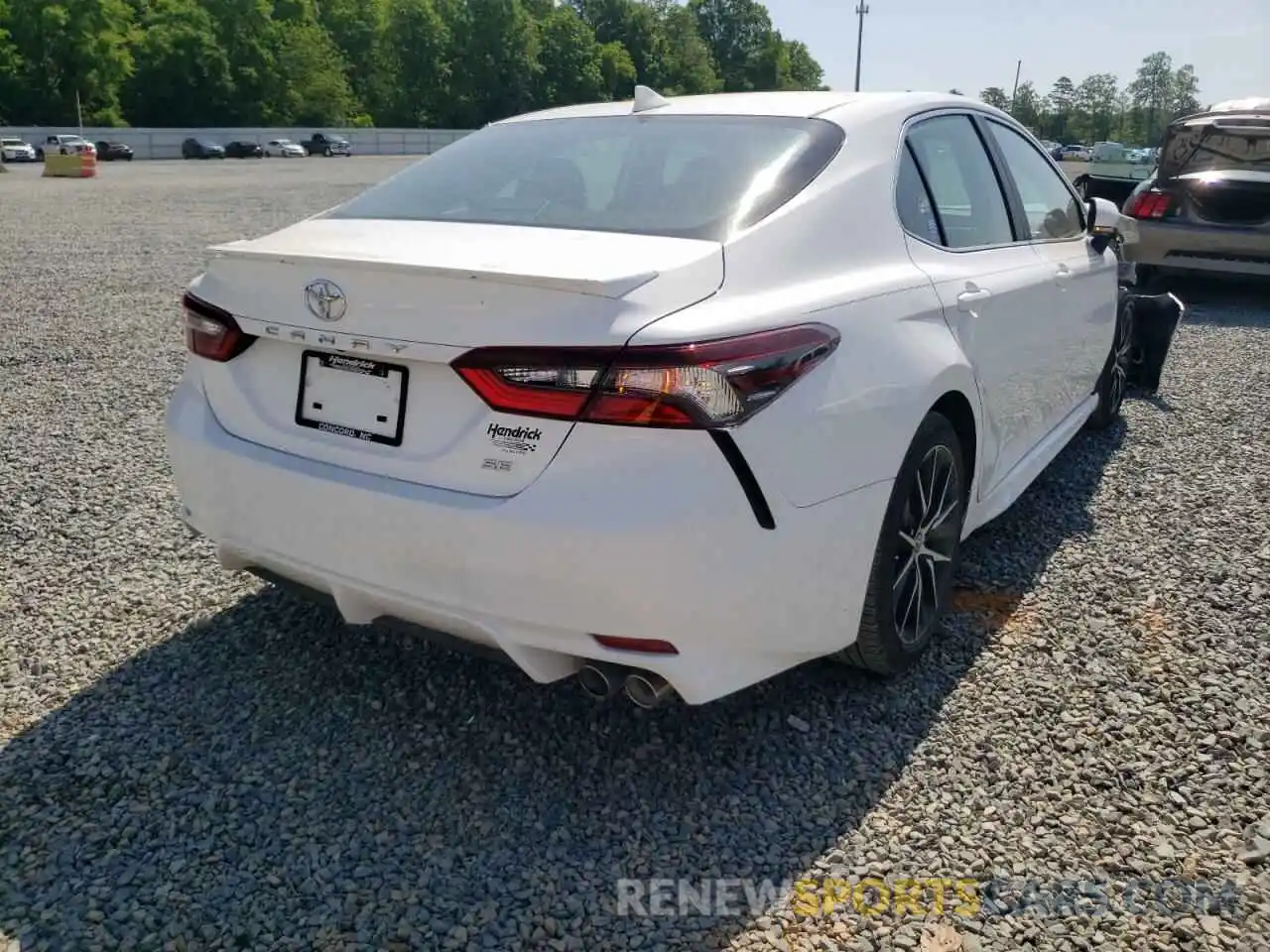 4 Photograph of a damaged car 4T1G11AK3MU564396 TOYOTA CAMRY 2021