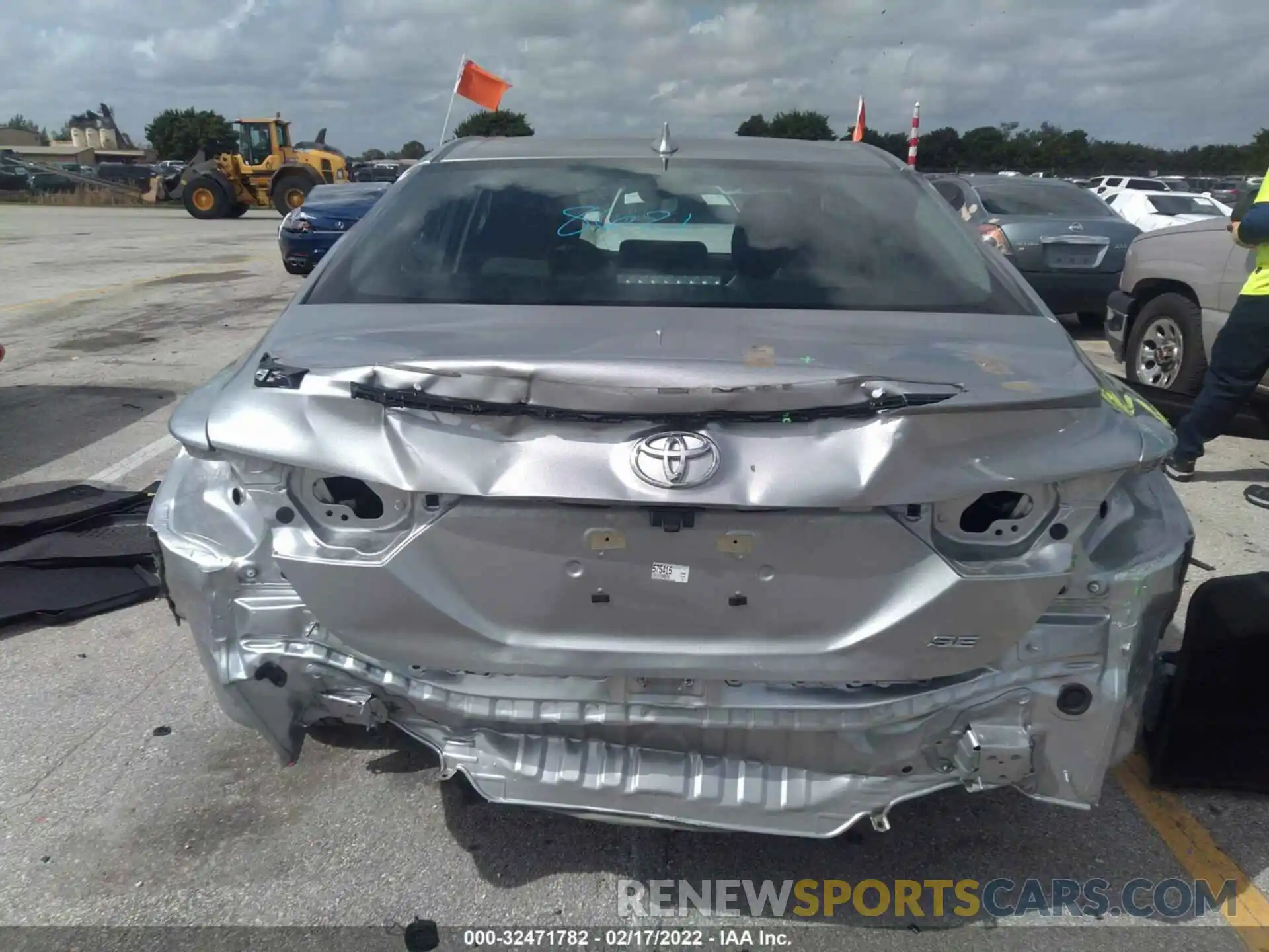 6 Photograph of a damaged car 4T1G11AK3MU575415 TOYOTA CAMRY 2021