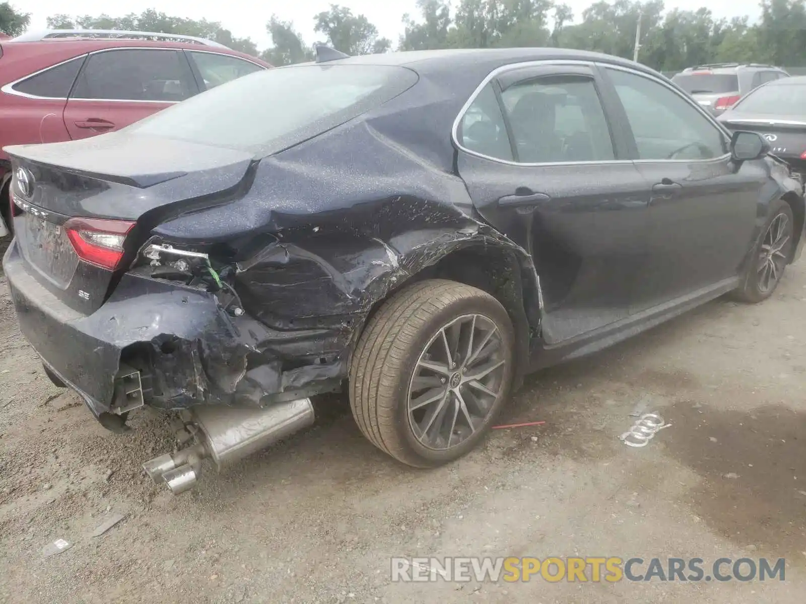 4 Photograph of a damaged car 4T1G11AK3MU578041 TOYOTA CAMRY 2021