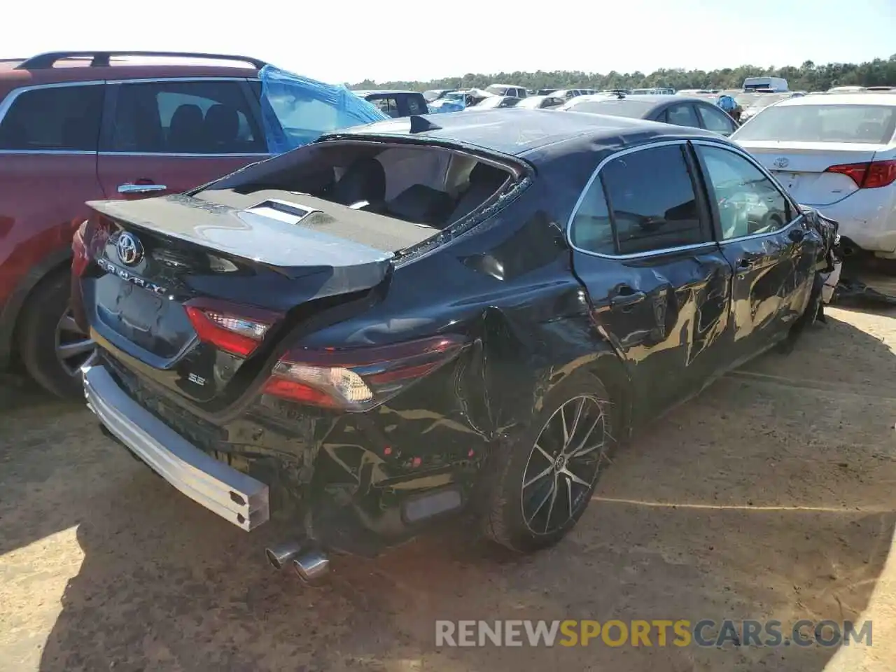 4 Photograph of a damaged car 4T1G11AK3MU583840 TOYOTA CAMRY 2021