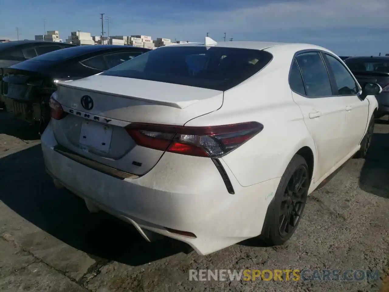 4 Photograph of a damaged car 4T1G11AK3MU595342 TOYOTA CAMRY 2021