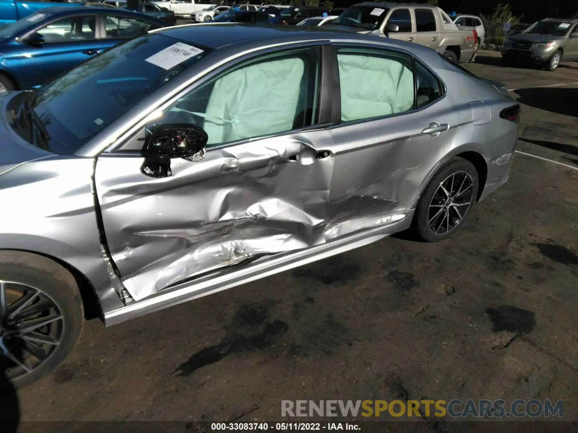 6 Photograph of a damaged car 4T1G11AK3MU601446 TOYOTA CAMRY 2021