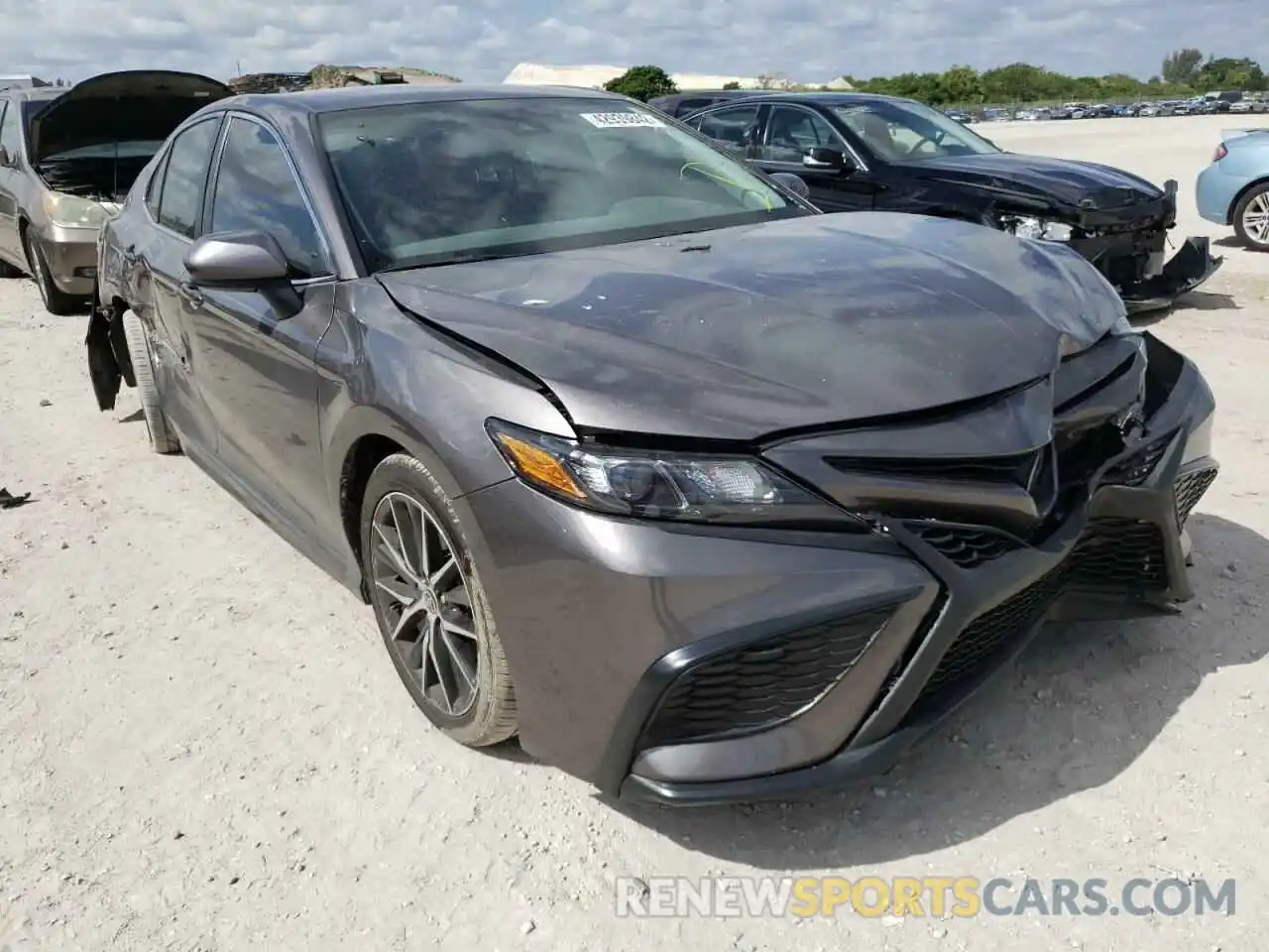 1 Photograph of a damaged car 4T1G11AK3MU611202 TOYOTA CAMRY 2021