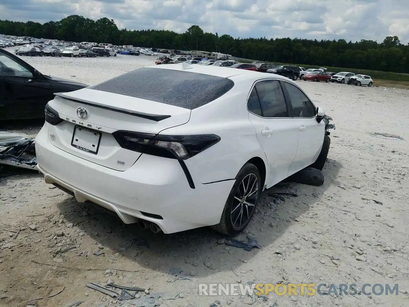 4 Photograph of a damaged car 4T1G11AK4MU404169 TOYOTA CAMRY 2021