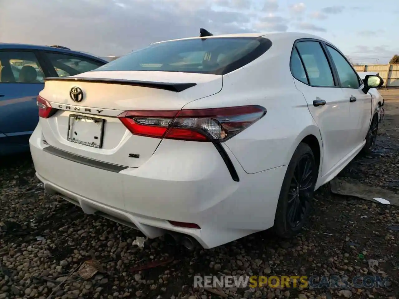 4 Photograph of a damaged car 4T1G11AK4MU417195 TOYOTA CAMRY 2021