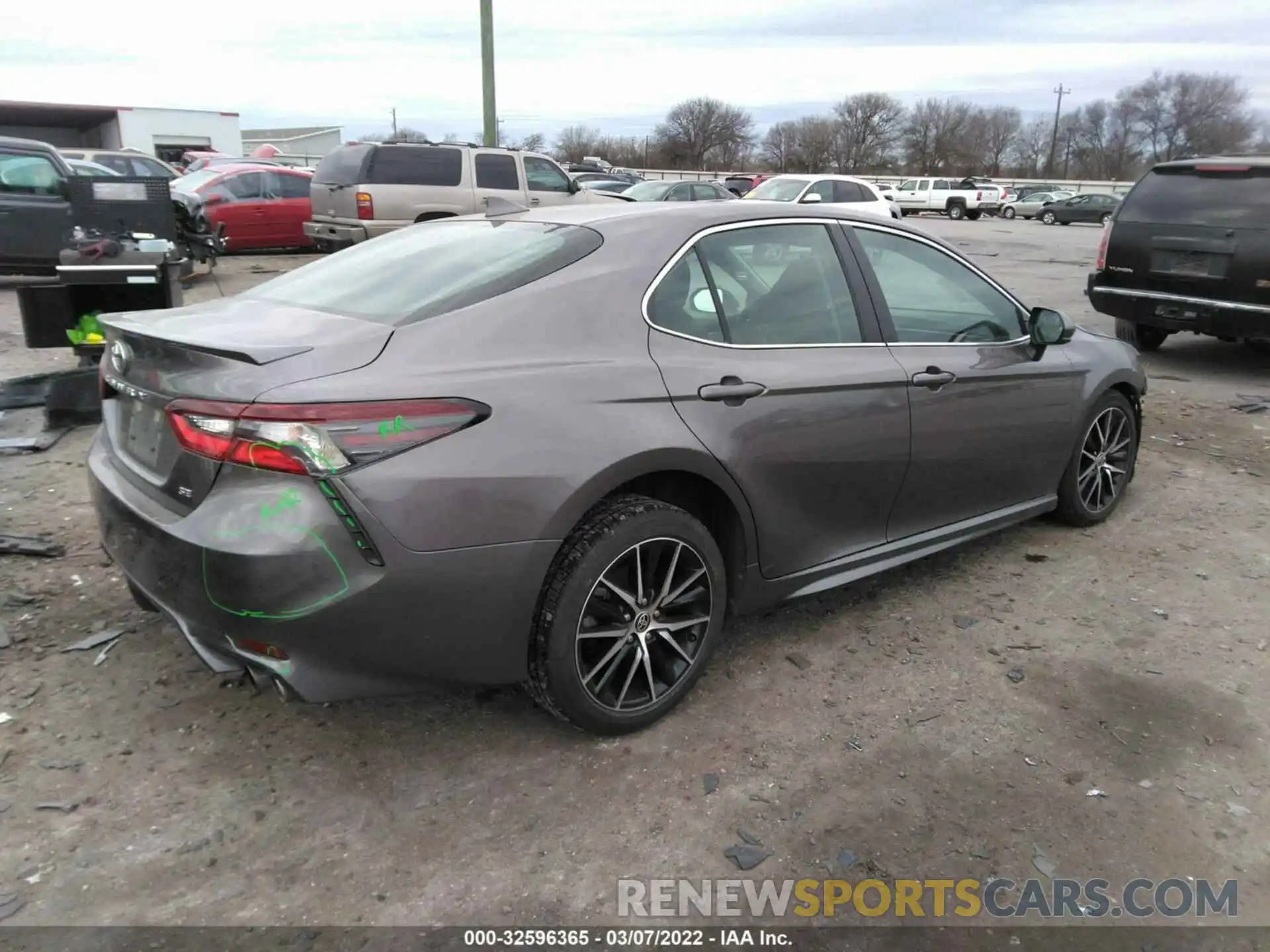 4 Photograph of a damaged car 4T1G11AK4MU426544 TOYOTA CAMRY 2021