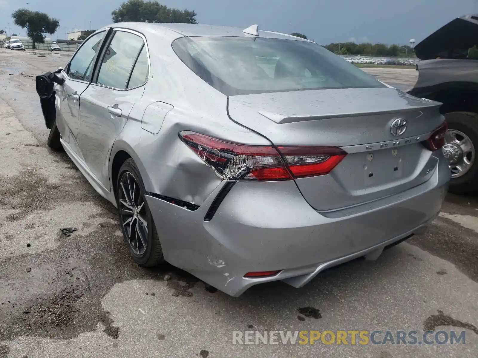 3 Photograph of a damaged car 4T1G11AK4MU428486 TOYOTA CAMRY 2021