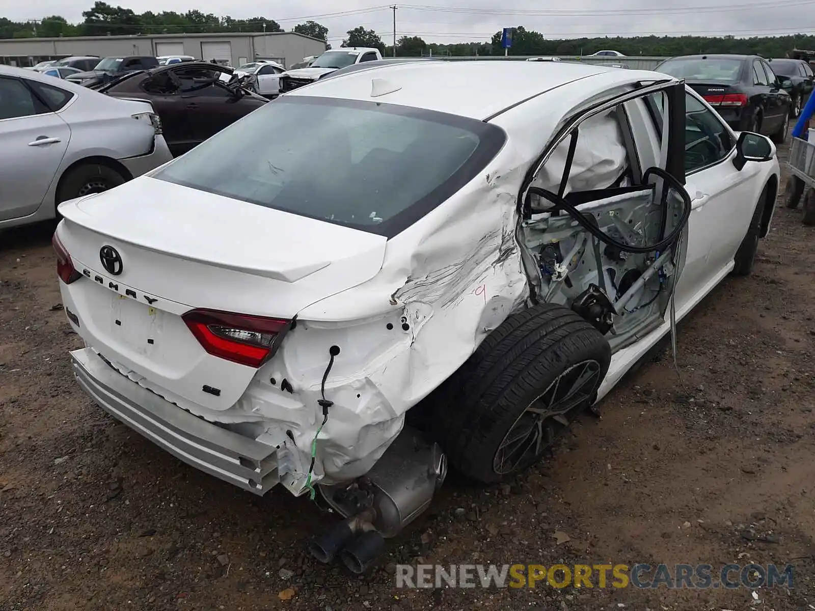 4 Photograph of a damaged car 4T1G11AK4MU431954 TOYOTA CAMRY 2021