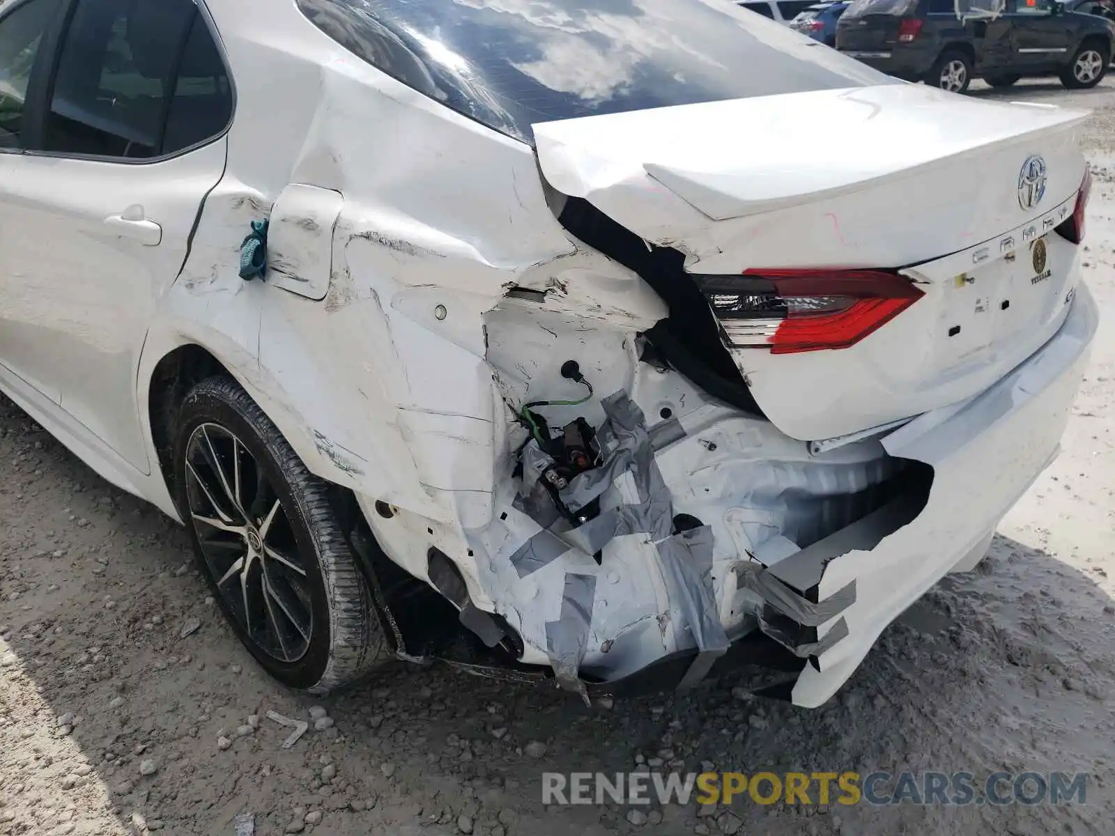 9 Photograph of a damaged car 4T1G11AK4MU438810 TOYOTA CAMRY 2021