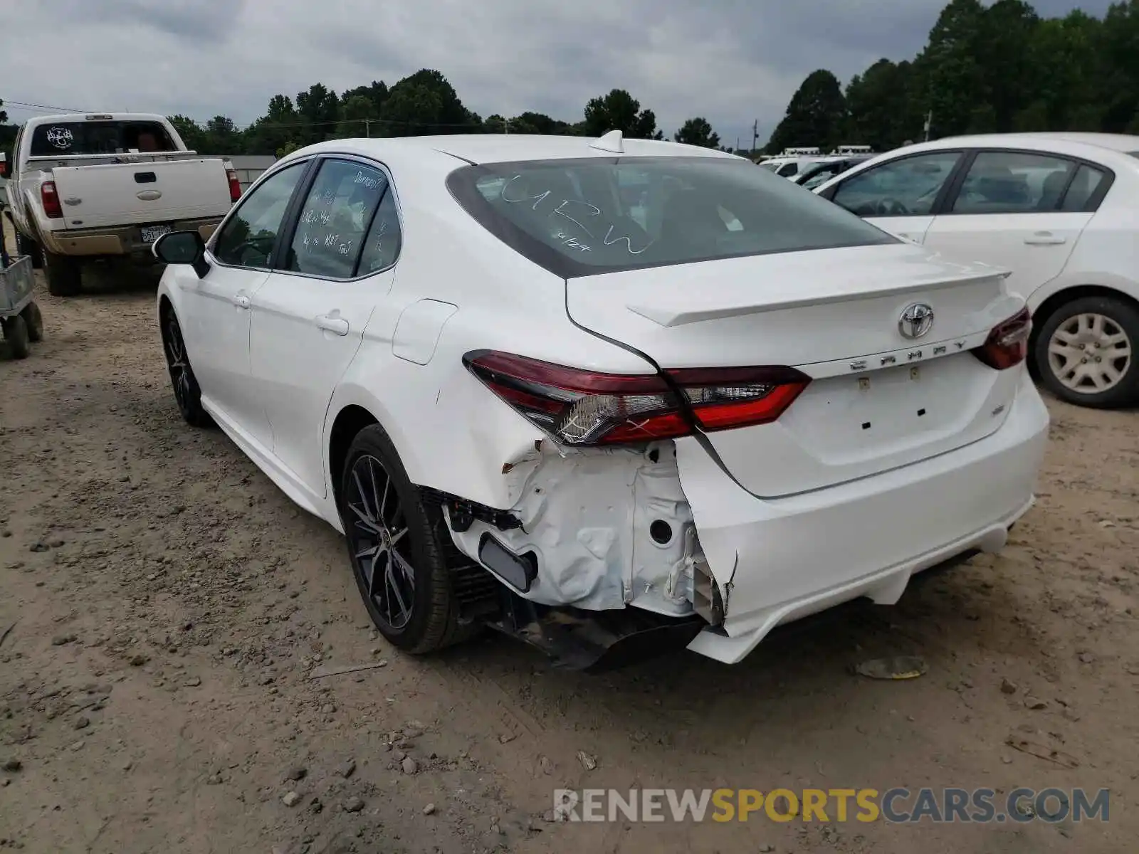 3 Photograph of a damaged car 4T1G11AK4MU442582 TOYOTA CAMRY 2021