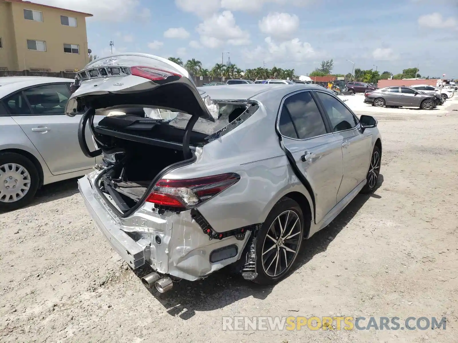 4 Photograph of a damaged car 4T1G11AK4MU446177 TOYOTA CAMRY 2021